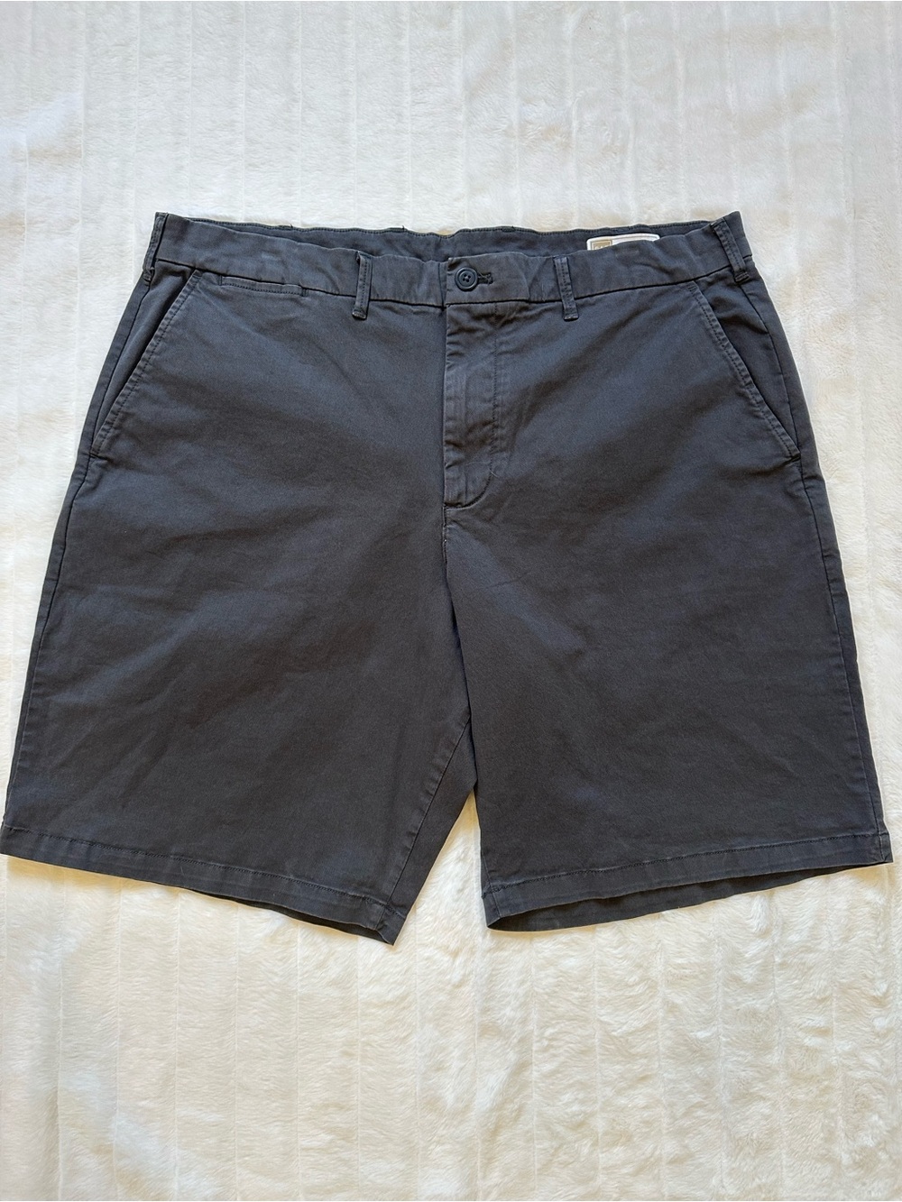 GAP 10” Shorts Men's Dark Gray Flat-Front Cotton Shorts